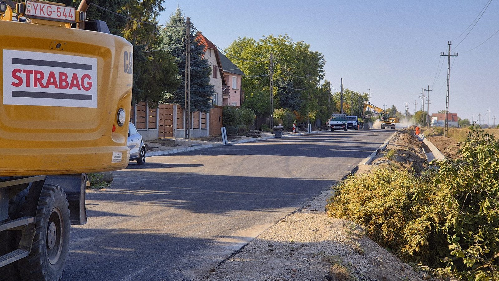Közlekedés a Nagyszombati út felújítása alatt - zárni szeretne a kivitelező