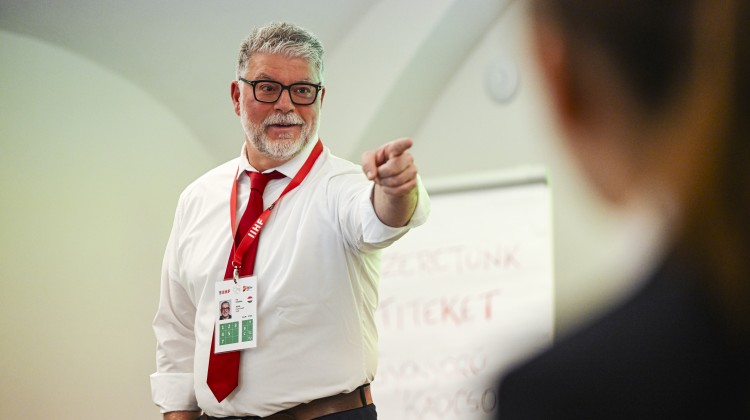 Székesfehérvár Tiszteletbeli Polgára, Pat Cortina a Magyar Jégkorong Hírességek Csarnokában