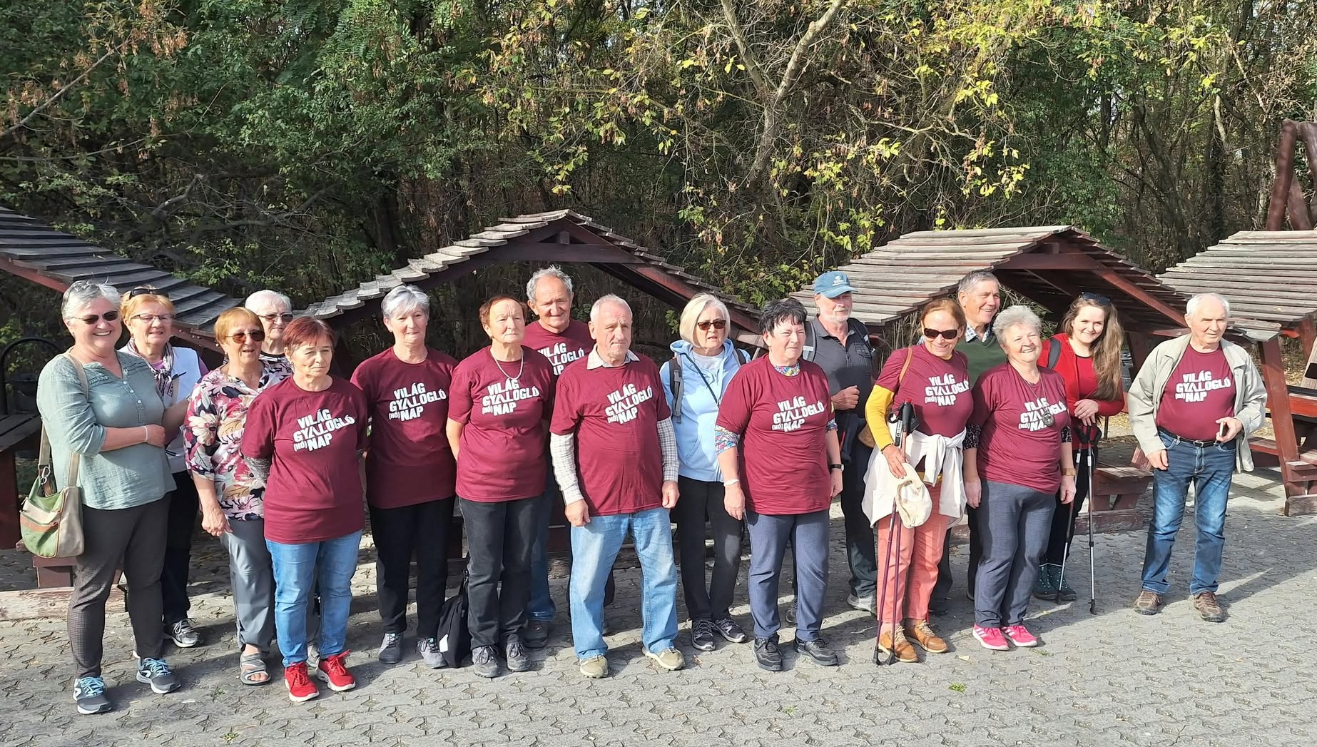 A Sóstón tartott gyalogtúrával folytatódott Fehérváron a Világ Gyalogló (Hó)Nap