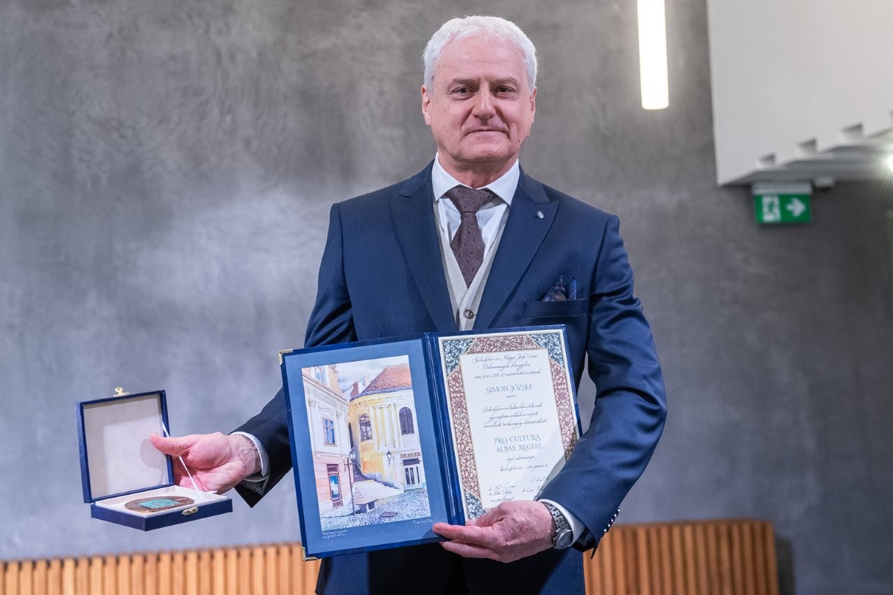 Simon József, a Köfém Művelődési Ház igazgatója lesz a vendég a Közéleti Klubban