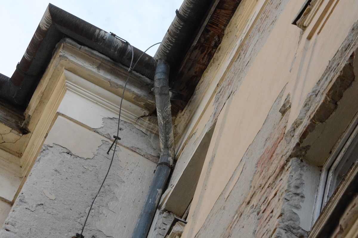 Elkezdődött a Teleki belső homlokzatának teljes felújítása