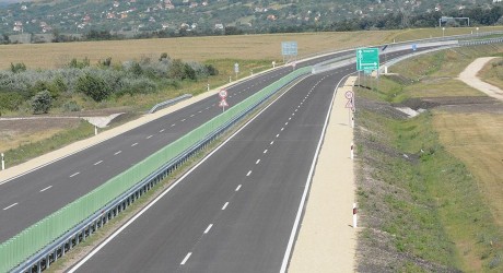 Autóknak továbbra sem kell fizetni a 7-es és 8-as elkerülőt összekötő szakaszon!
